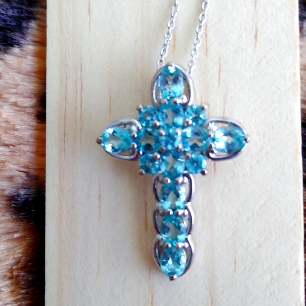 MADAGASCAR PARAIBA APATITE CROSS - Picture 2 of 9